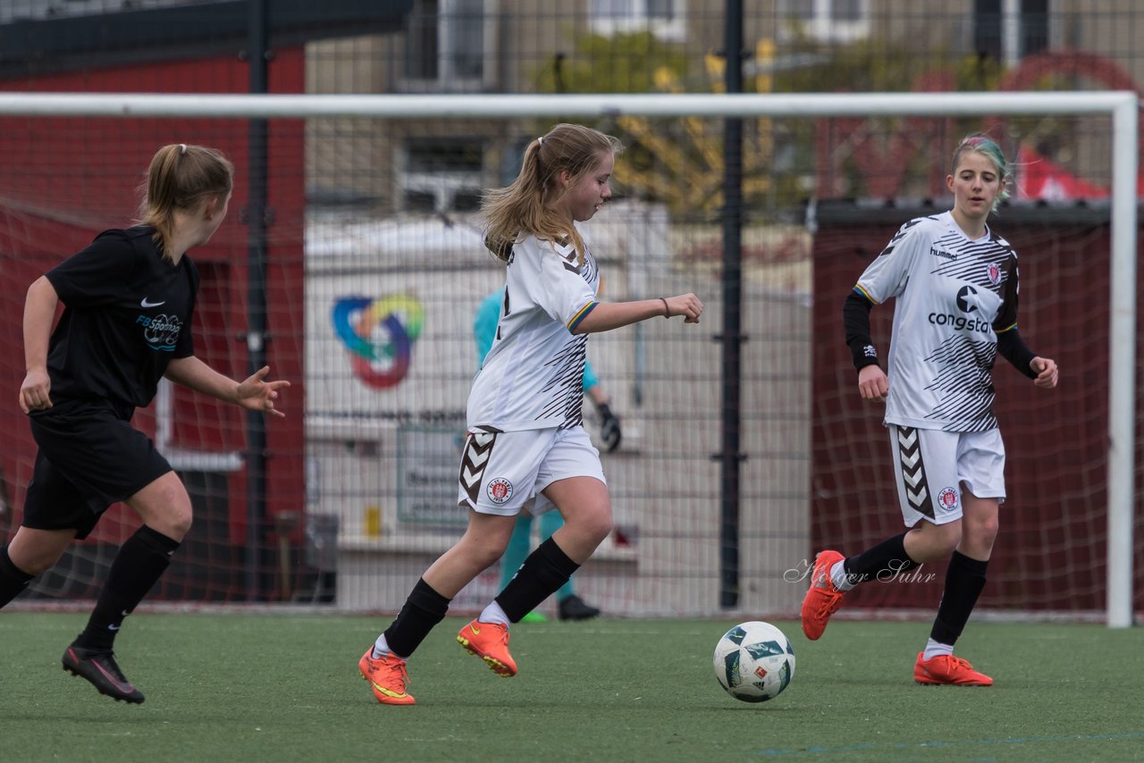 Bild 111 - B-Juniorinnen St.Pauli - C-Juniorinnen SV Steinhorst : Ergebnis: 1:2